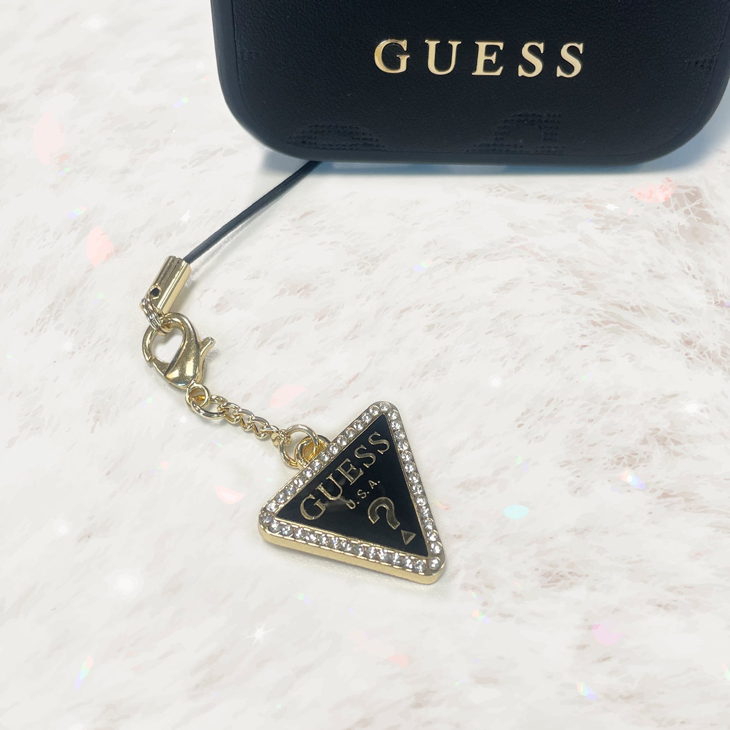 Guess case hanger GUCPMTDCK Phone Strap Triangle Diamond Charm with Rhinestones