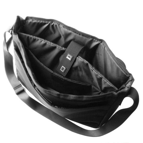 Cerruti Messenger bag for laptop up to 15 inches, black CEMB15NYBK