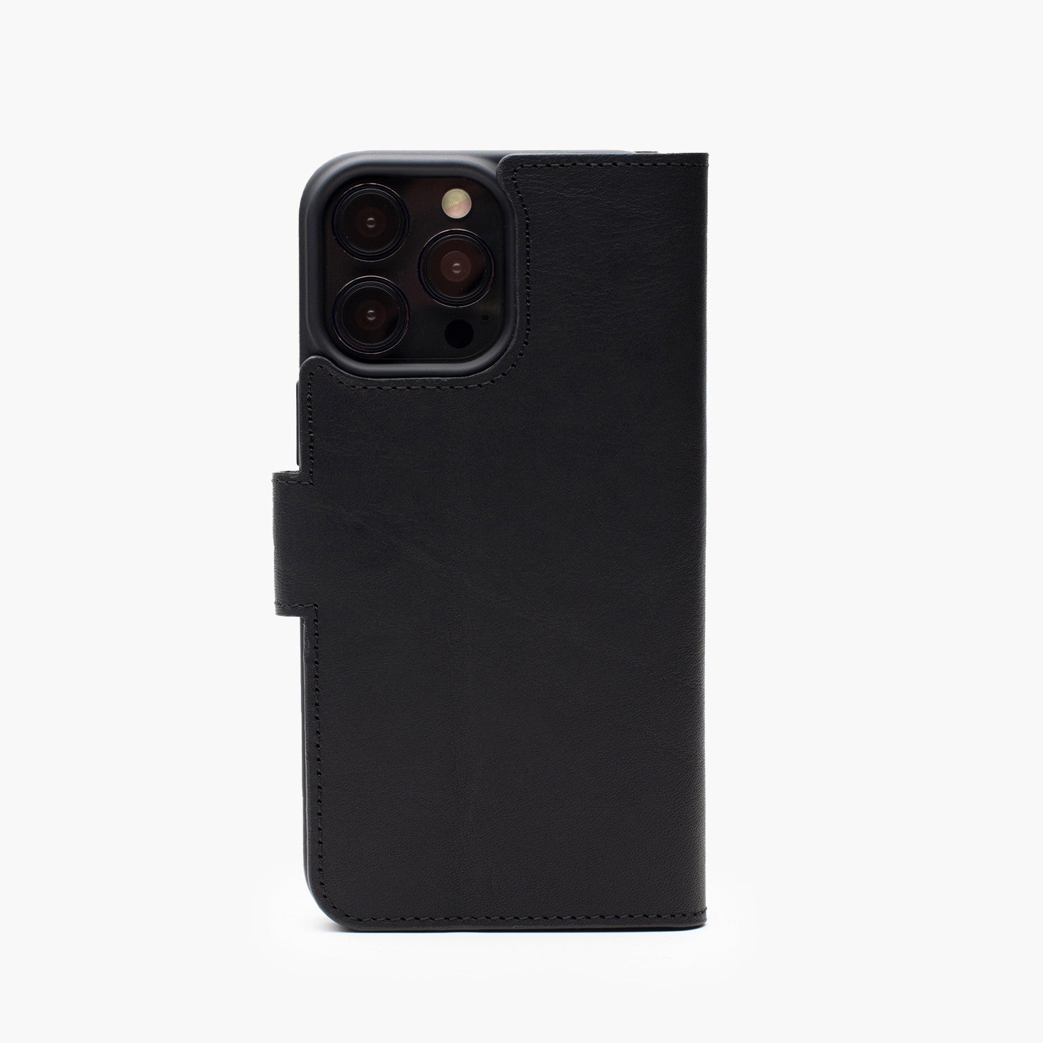 Wachikopa leather Classic iPhone Case for iPhone 13 / 14 / 15 Black